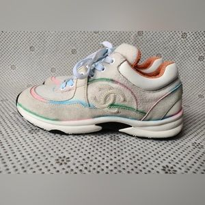 Amazing condition Chanel sneakers ready to sell asap size 36